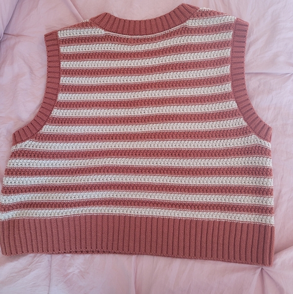 Arizona Jean Co Jr's. Orange and Beige Striped Knitted Vest XL - Picture 3 of 3